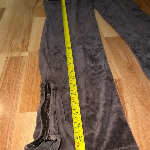 Vintage Nike Air Jordan Women's Velour Tracksuit. Pink/Brown. - Picture 8 of 12